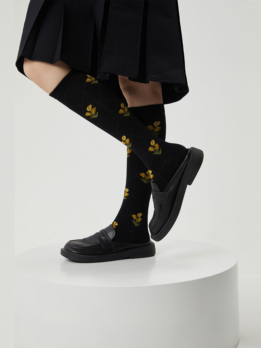 Floral Pattern Knee High Socks