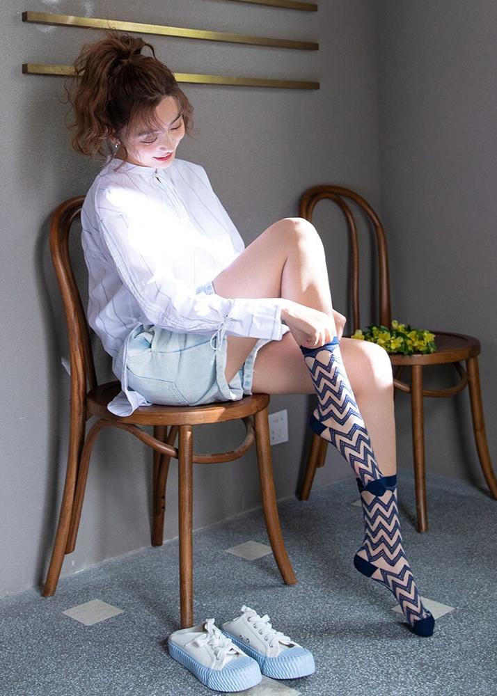 Zigzag Sheer Crew Socks - SH2442