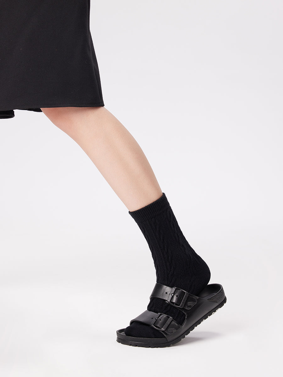 Cable Knit Crew Socks
