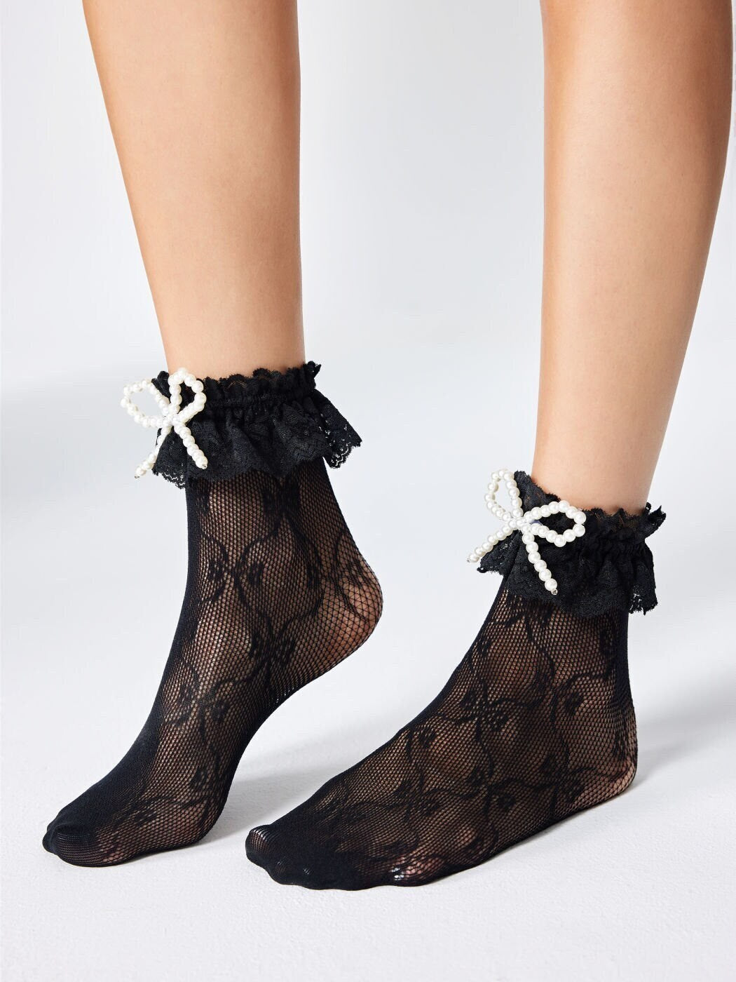 Ruffle Lace Trim Pearl Bowknot Quarter Socks For Women