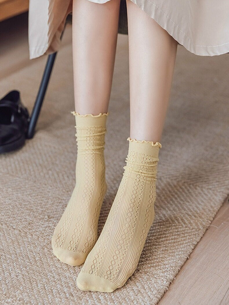 Floral Pointelle Ruffle Quarter Socks For Women