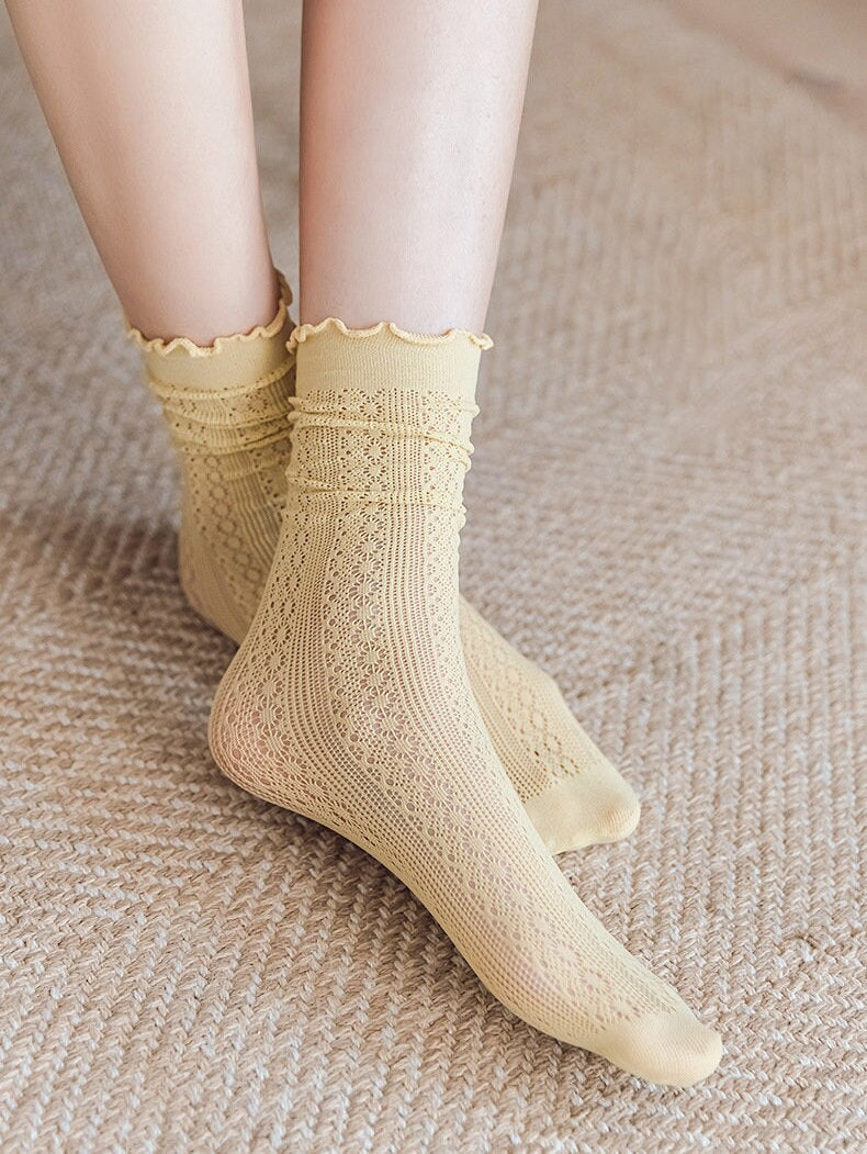 Floral Pointelle Ruffle Quarter Socks For Women